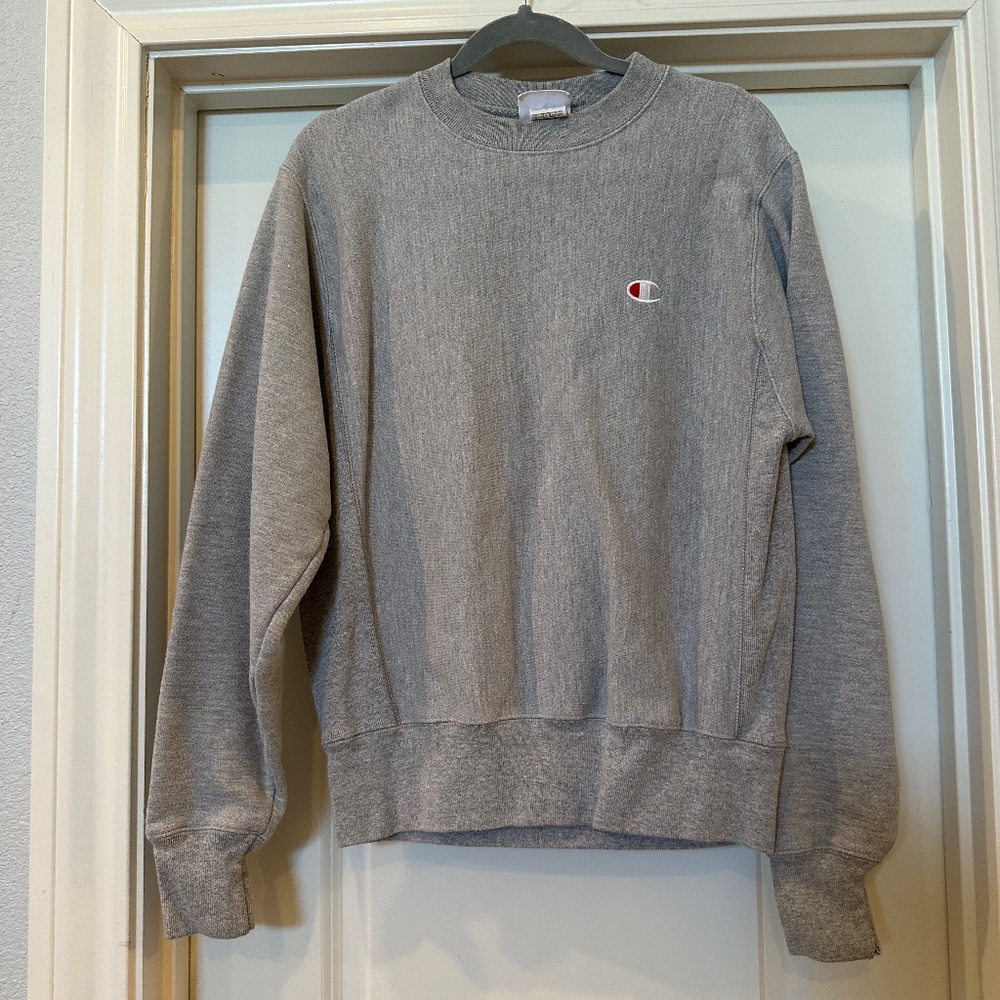 Grey sweatshirt